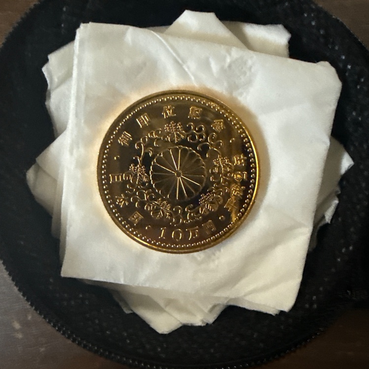 天皇即位10万円コイン（金・貴金属）の商品画像 - 査定依頼日：2025年12月28日 - 最高査定価格：708,000円