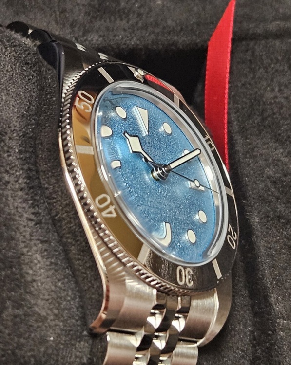 チューダー ブラックベイ 54 “ラグーンブルー”（高級時計）の商品画像 - 査定依頼日：2025年7月5日 - 最高査定価格：700,000円