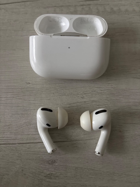 AirPods Pro(A2084)（オーディオ・スピーカー）の商品画像 - 査定依頼日：2025年9月5日 - 最高査定価格：5,000円