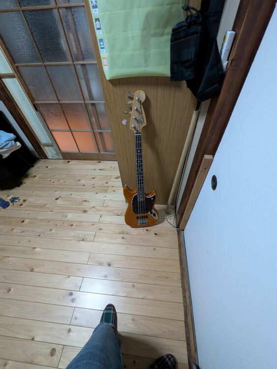 フェンダームスタングベースメキシコ（ピアノ・楽器・PA機材）の商品画像 - 査定依頼日：2025年11月20日 - 最高査定価格：56,000円