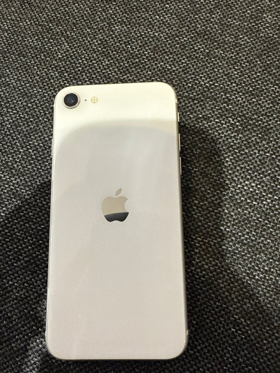 iPhone SE (第 3 世代) 64GB Softbank（スマホ）の商品画像 - 査定依頼日：2025年4月1日 - 最高査定価格：21,000円