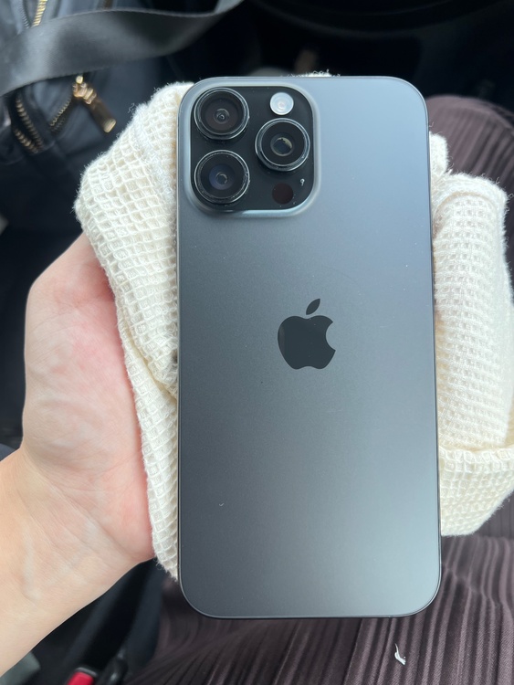iPhone iPhone 16 Pro Max 256GB SIMフリー（スマホ）の商品画像 - 査定依頼日：2026年10月6日 - 最高査定価格：139,000円