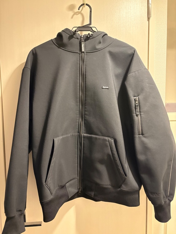 Supreme Windstopper Zip Up Hooded Black（古着・ファッション）の商品画像 - 査定依頼日：2026年2月14日 - 最高査定価格：20,000円