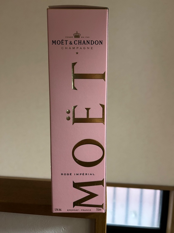 シャンパン モエ・エ・シャンドン （お酒）の商品画像 - 査定依頼日：2026年1月18日 - 最高査定価格：3,000円
