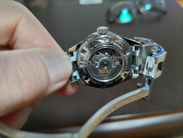 タグホイヤー カレラ wv2410   RED0219（高級時計）の商品画像 - 査定依頼日：2025年8月7日 - 最高査定価格：150,000円