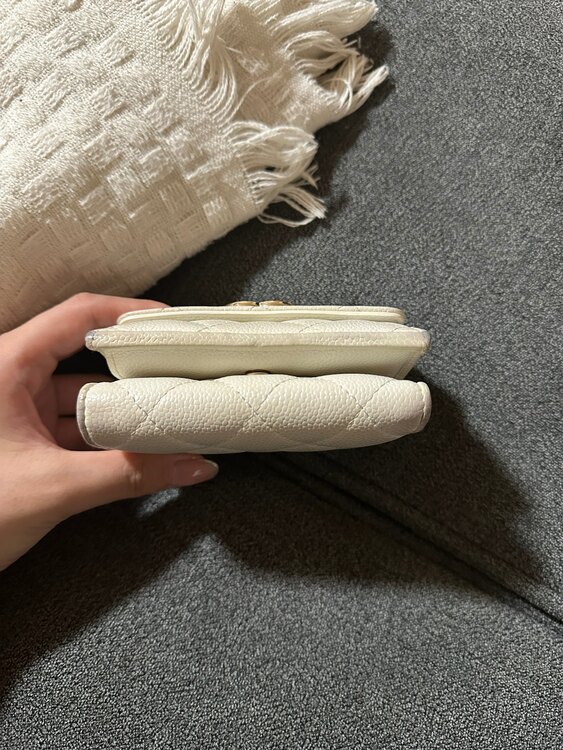 マトラッセ キャビアスキン クルーズコレクション（ブランド財布・小物）の商品画像 - 査定依頼日：2025年5月9日 - 最高査定価格：18,000円