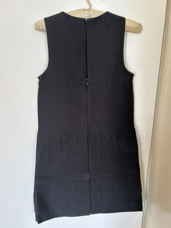 ワンピース（古着・ファッション）の商品画像 - 査定依頼日：2025年3月14日 - 最高査定価格：7,500円