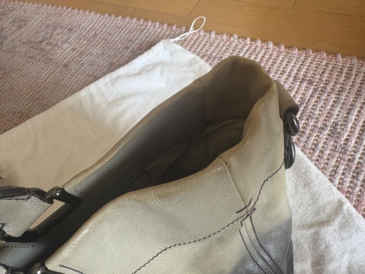 プラダ  （ブランドバッグ）の商品画像 - 査定依頼日：2025年12月23日 - 最高査定価格：40,000円