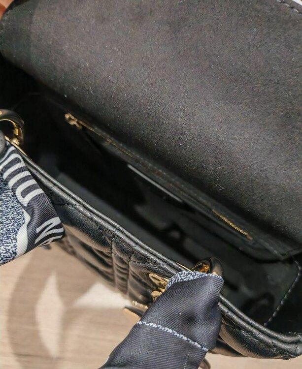 ディオール  （ブランドバッグ）の商品画像 - 査定依頼日：2025年3月26日 - 最高査定価格：400,000円