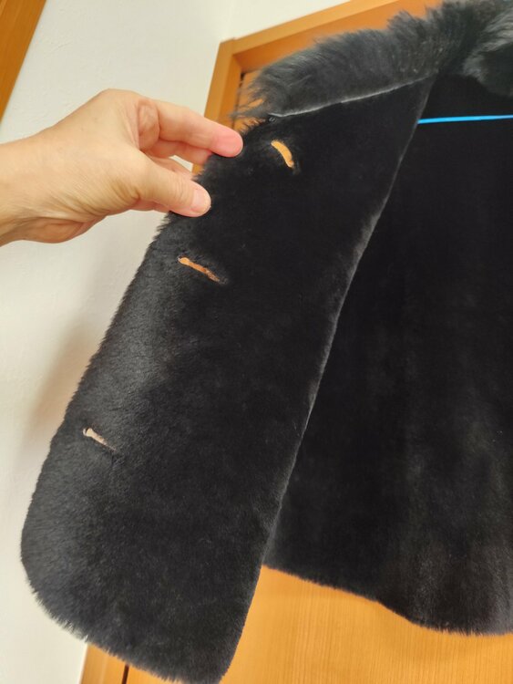 ムートンケープ（古着・ファッション）の商品画像 - 査定依頼日：2026年1月24日 - 最高査定価格：20,000円