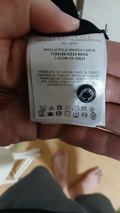 MONCLER MAGLIA POLO F20918A70510 84556（古着・ファッション）の商品画像 - 査定依頼日：2026年9月13日 - 最高査定価格：6,000円