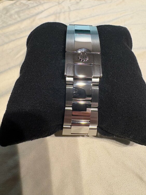 ロレックス GMTマスター 126710GRNR（高級時計）の商品画像 - 査定依頼日：2026年1月5日 - 最高査定価格：2,840,000円