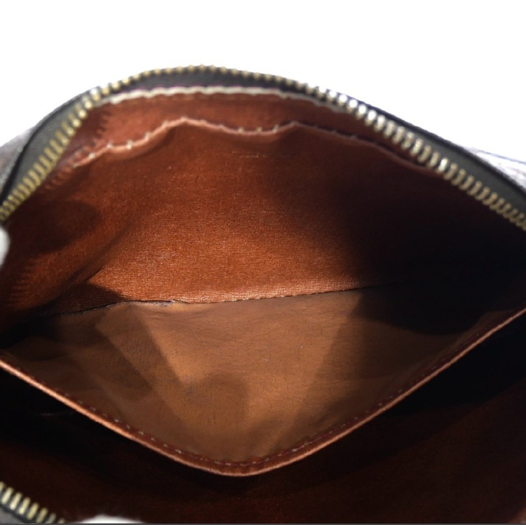 LOUIS VUITTON ルイヴィトン コンピエーニュ23 M5（ブランドバッグ）の商品画像 - 査定依頼日：2025年10月27日 - 最高査定価格：25,000円