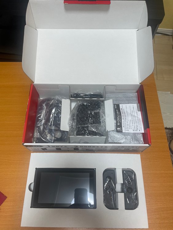 NINTENDO Switch（ゲーム機本体・ゲームソフト）の商品画像 - 査定依頼日：2023年5月1日 - 最高査定価格：15,000円