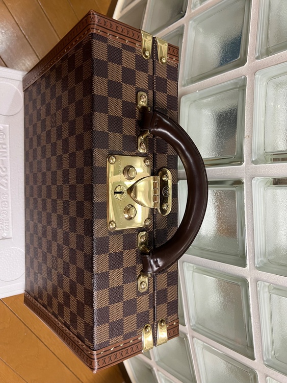 ルイヴィトン　スーパープレジデントを小さくしたスペシャルオーダー品（ブランドバッグ）の商品画像 - 査定依頼日：2026年3月13日 - 最高査定価格：250,000円