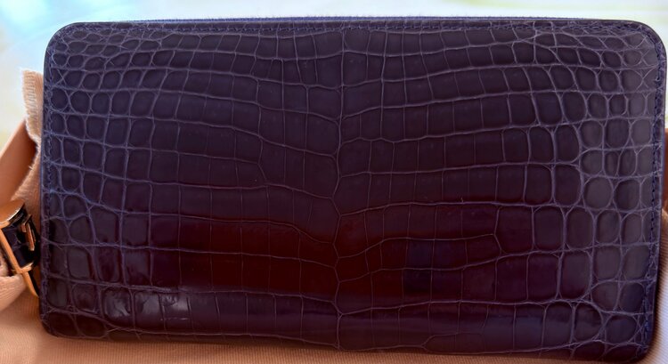 ジッピーウォレット ニロティカス（内側ゴートスキン） 紺色（ブランド財布・小物）の商品画像 - 査定依頼日：2026年3月17日 - 最高査定価格：100,000円