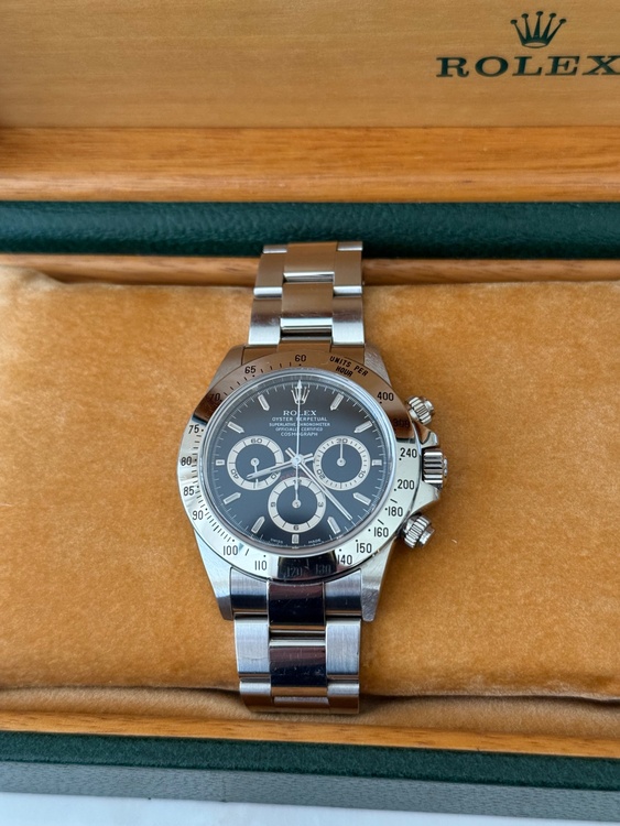 ロレックス デイトナ 1652（高級時計）の商品画像 - 査定依頼日：2026年3月12日 - 最高査定価格：4,500,000円
