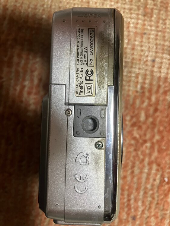 デジカメ（カメラ）の商品画像 - 査定依頼日：2025年1月18日 - 最高査定価格：100,000円