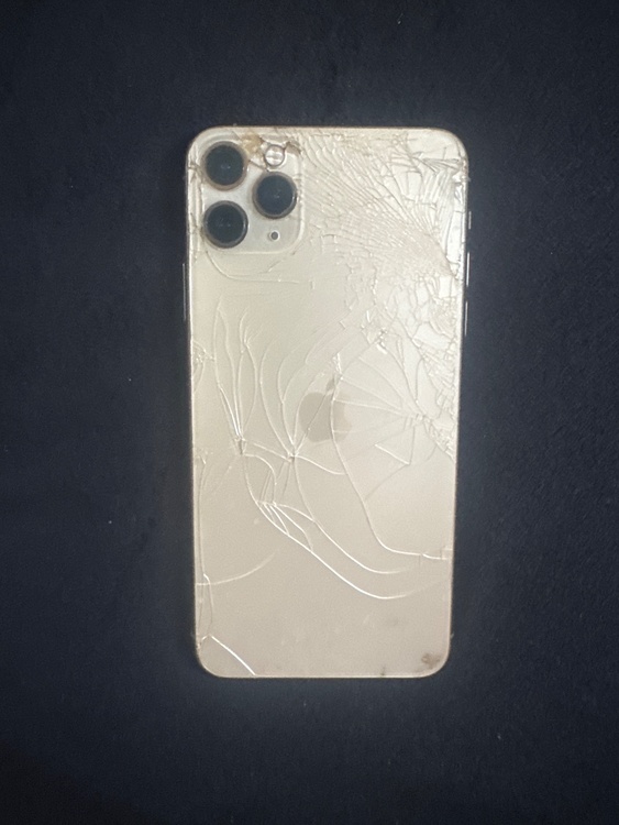 iPhone iPhone11 Pro Max 256GB SIMフリー（スマホ）の商品画像 - 査定依頼日：2026年8月23日 - 最高査定価格：100,000円