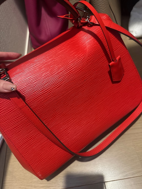 ルイヴィトン エピ （ブランドバッグ）の商品画像 - 査定依頼日：2025年10月8日 - 最高査定価格：95,000円