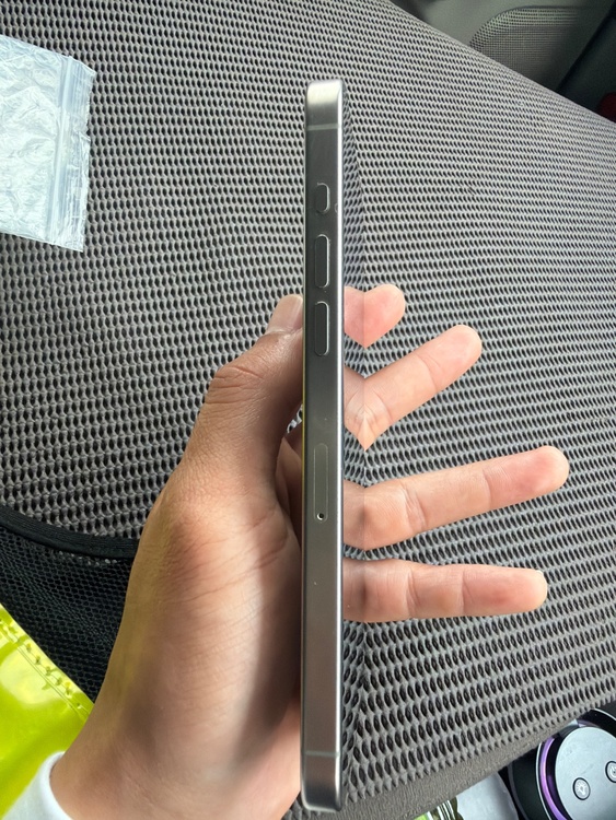 iPhone 15 Pro Max 256GB Softbank（スマホ）の商品画像 - 査定依頼日：2026年4月7日 - 最高査定価格：90,000円