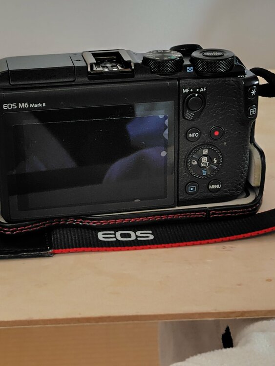 EOSM6markⅡ（カメラ）の商品画像 - 査定依頼日：2026年6月13日 - 最高査定価格：85,000円