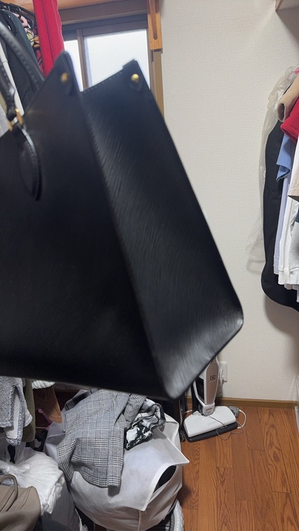 ルイヴィトン エピ （ブランドバッグ）の商品画像 - 査定依頼日：2026年3月16日 - 最高査定価格：200,000円