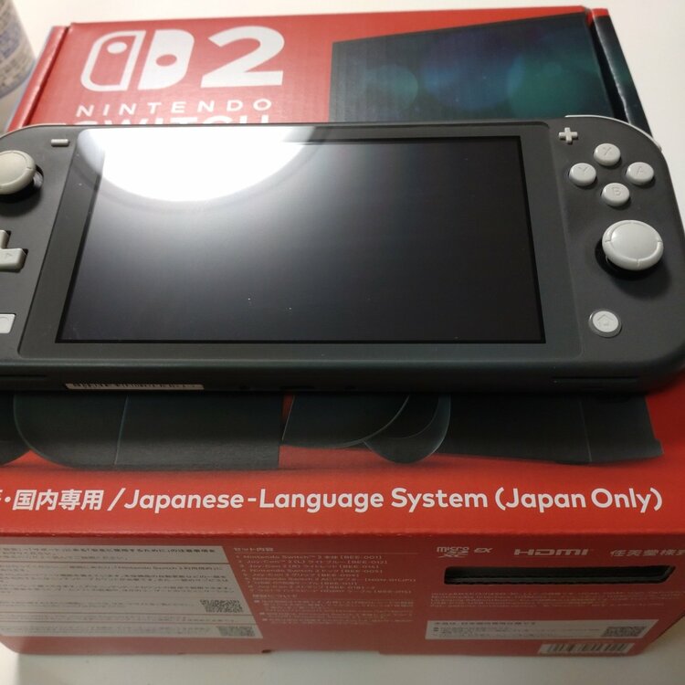 任天堂Switch２　スイッチライト（ゲーム機本体・ゲームソフト）の商品画像 - 査定依頼日：2026年8月27日 - 最高査定価格：40,500円