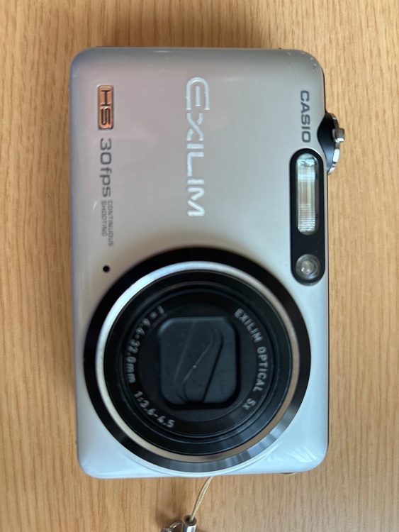 CASIO HIGH SPEED EXILIM EX-FC100（カメラ）の商品画像 - 査定依頼日：2026年1月21日 - 最高査定価格：4,000円