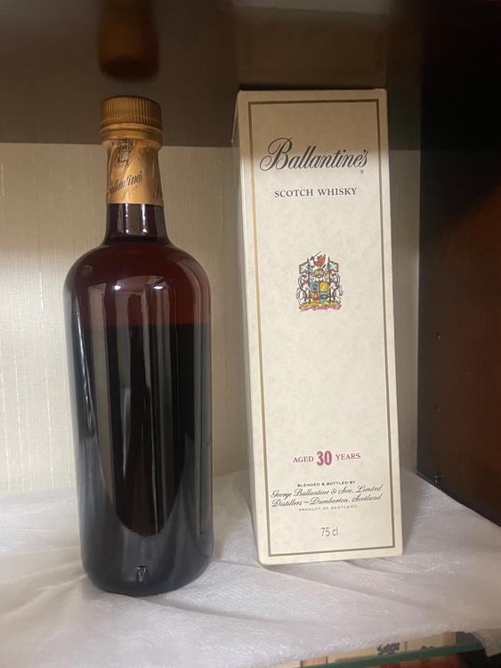 Ballantine's  AGED30YEARS（お酒）の商品画像 - 査定依頼日：2026年4月14日 - 最高査定価格：23,300円