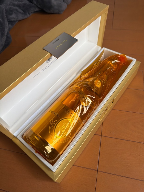 CRISTAL（お酒）の商品画像 - 査定依頼日：2025年12月13日 - 最高査定価格：27,000円