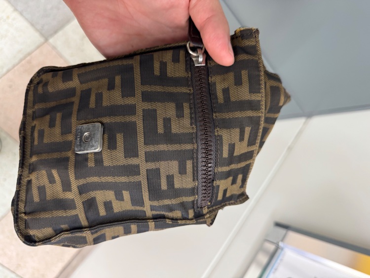 ショルダー（ブランドバッグ）の商品画像 - 査定依頼日：2025年10月8日 - 最高査定価格：20,000円