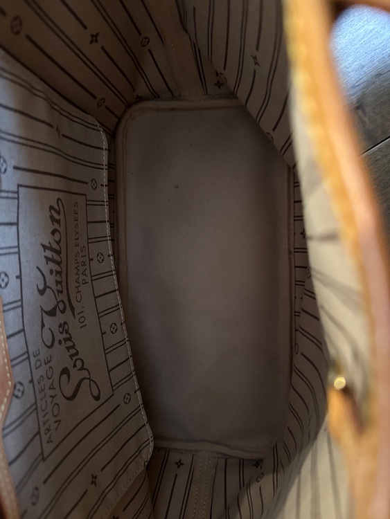 ルイヴィトン ネヴァーフル （ブランドバッグ）の商品画像 - 査定依頼日：2025年10月11日 - 最高査定価格：100,000円