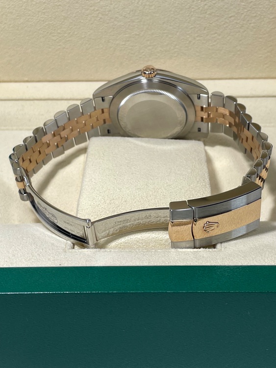 ロレックス デイトジャスト 12633（高級時計）の商品画像 - 査定依頼日：2025年6月14日 - 最高査定価格：2,370,000円