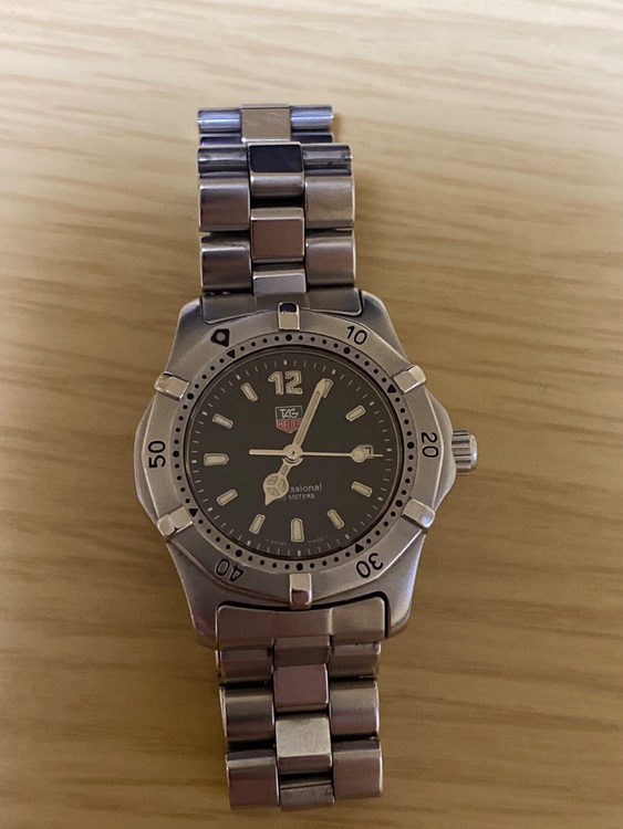 タグホイヤー その他 プロフェッショナル200 WK131（高級時計）の商品画像 - 査定依頼日：2025年7月10日 - 最高査定価格：35,000円