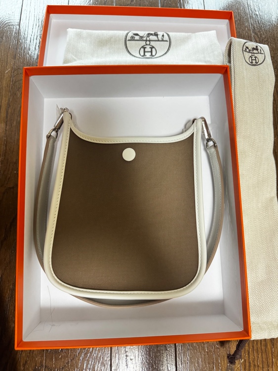 エブリンtpm（ブランドバッグ）の商品画像 - 査定依頼日：2026年2月14日 - 最高査定価格：300,000円