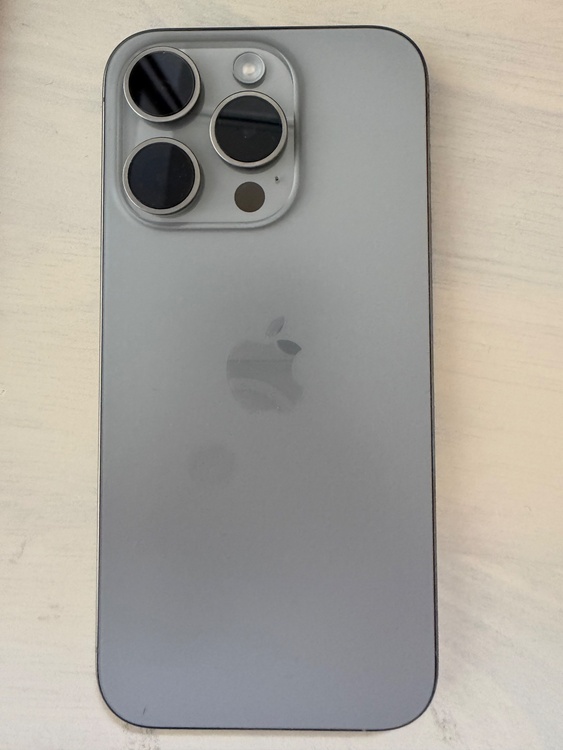iPhone iPhone 15 Pro 256GB SIMフリー（スマホ）の商品画像 - 査定依頼日：2026年8月23日 - 最高査定価格：60,000円