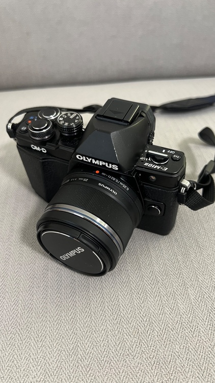 オリンパス　カメラ　レンズ（カメラ）の商品画像 - 査定依頼日：2026年10月11日 - 最高査定価格：49,000円