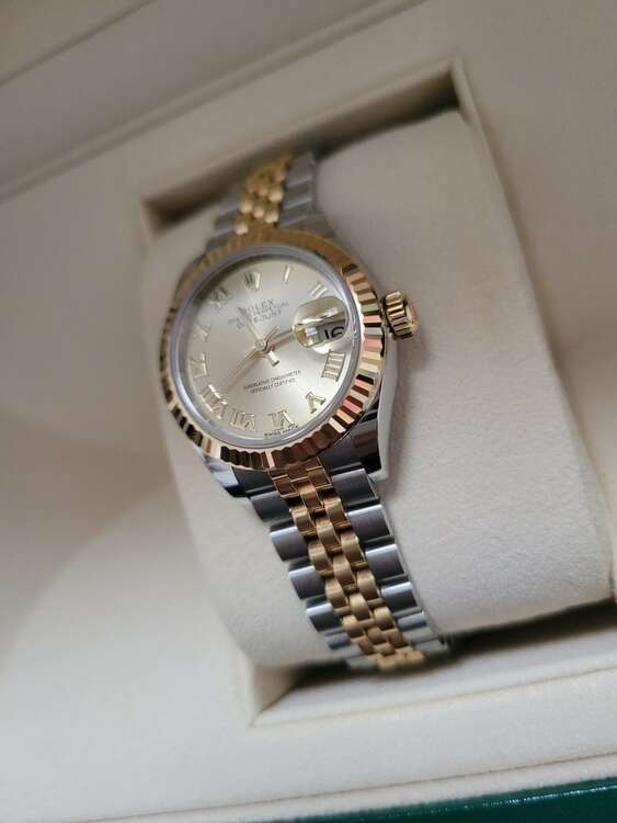 ロレックス デイトジャスト 279173 （高級時計）の商品画像 - 査定依頼日：2025年5月28日 - 最高査定価格：1,600,000円