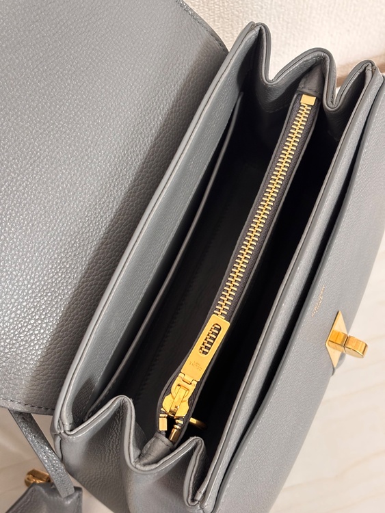 セリーヌ  （ブランドバッグ）の商品画像 - 査定依頼日：2026年4月21日 - 最高査定価格：150,000円