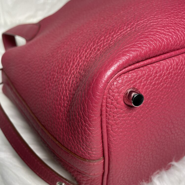 エルメス ピコタンロックＰＭ トリヨンクレマンス ルビー T刻印（ブランドバッグ）の商品画像 - 査定依頼日：2025年1月7日 - 最高査定価格：230,000円