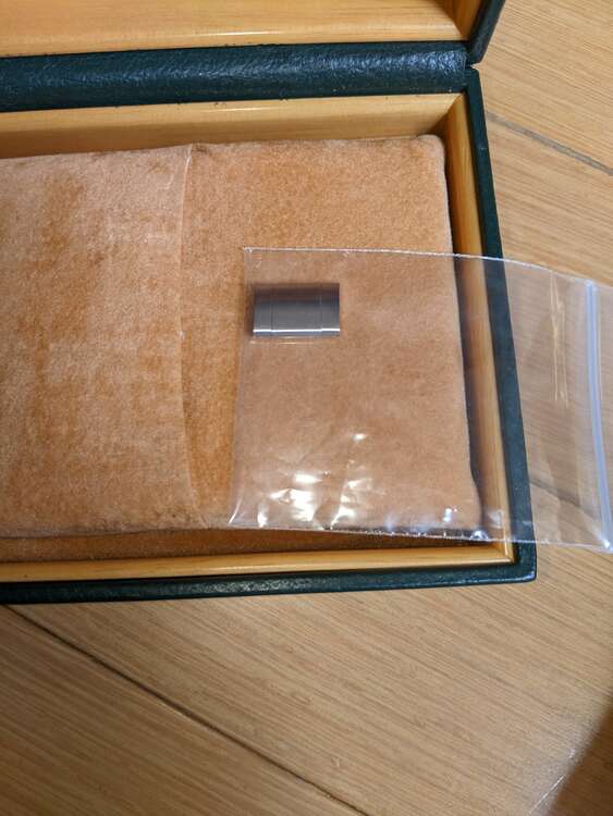 ロレックス シードゥエラー 16600 U69917（高級時計）の商品画像 - 査定依頼日：2025年4月19日 - 最高査定価格：1,180,000円