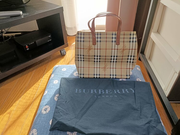 ノバチェック（ブランドバッグ）の商品画像 - 査定依頼日：2026年1月24日 - 最高査定価格：6,000円