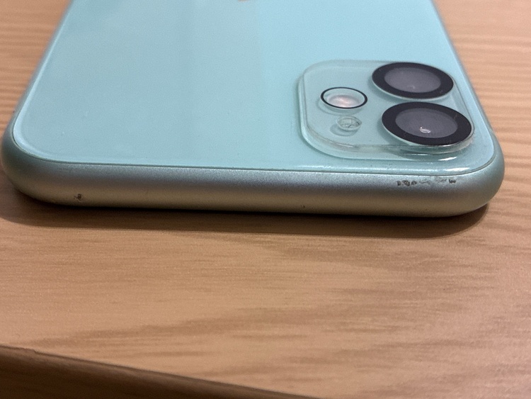 iPhone iPhone11 128GB au（スマホ）の商品画像 - 査定依頼日：2026年7月25日 - 最高査定価格：21,000円