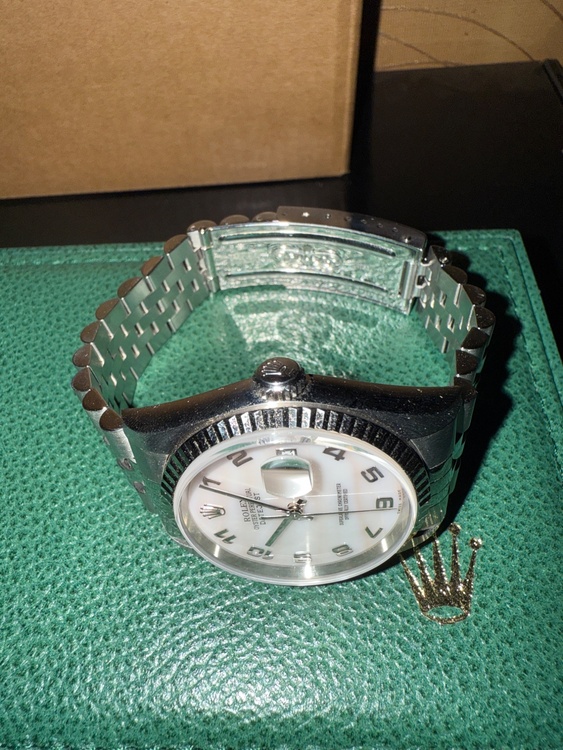 ロレックス デイトジャスト 16234/Y41014（高級時計）の商品画像 - 査定依頼日：2025年12月4日 - 最高査定価格：1,050,000円