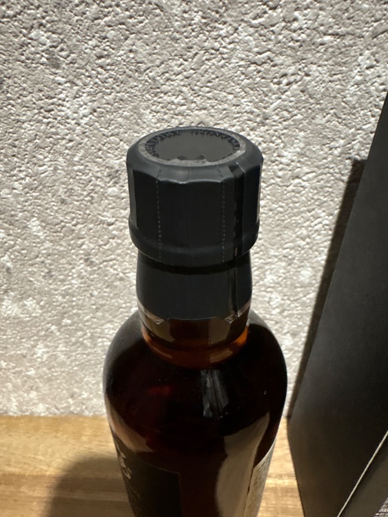 山崎蒸溜所限定180ml（お酒）の商品画像 - 査定依頼日：2026年4月30日 - 最高査定価格：4,000円