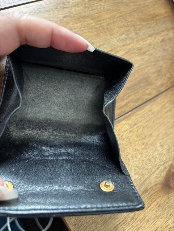 イブサンローラン  （ブランドバッグ）の商品画像 - 査定依頼日：2025年5月4日 - 最高査定価格：32,000円