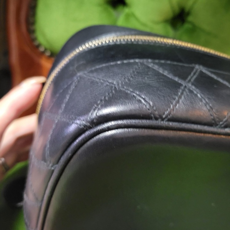 ヴィンテージバニティ（ブランド財布・小物）の商品画像 - 査定依頼日：2025年7月2日 - 最高査定価格：30,000円