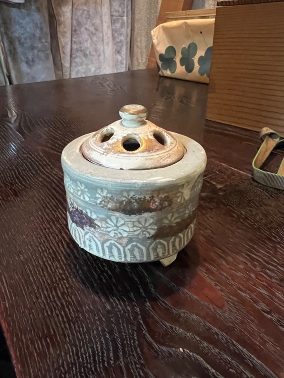 香炉（美術品・骨董品）の商品画像 - 査定依頼日：2026年5月23日 - 最高査定価格：3,000円
