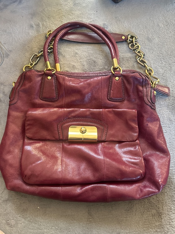 レザーハンドバック（ブランドバッグ）の商品画像 - 査定依頼日：2026年3月12日 - 最高査定価格：2,000円